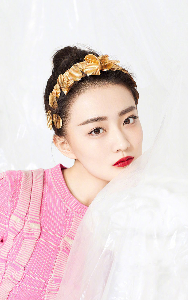中国内地内蒙古呼和浩特女演员徐璐性感牛仔连体装时尚写真高清图片图片