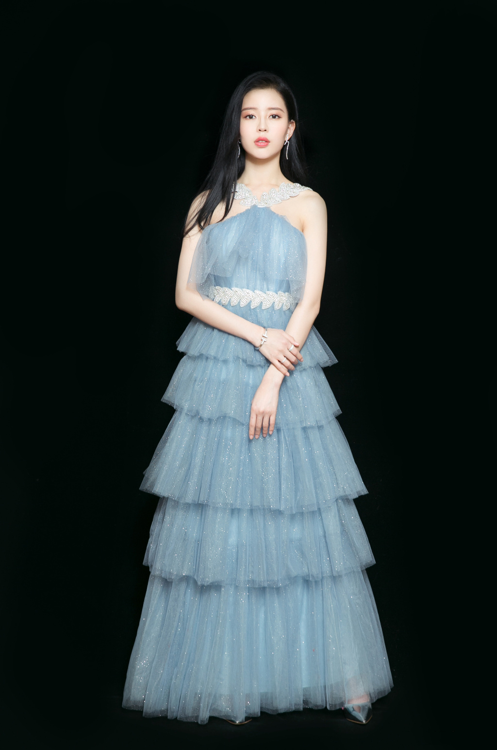 中国内地广东省深圳女演员温心swan图片（一）：深大校花温心卷发清纯写真图片图片