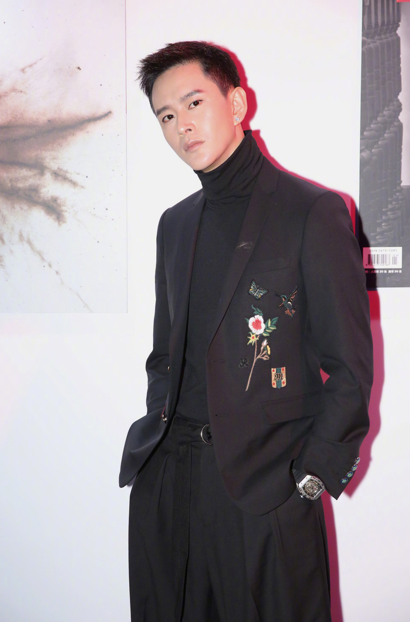 中国内地湖北省咸宁影视男演员黄宥明儒雅帅气活动写真图片图片