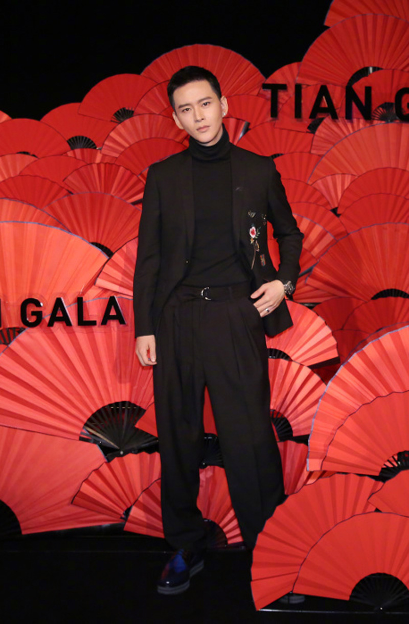 中国内地湖北省咸宁影视男演员黄宥明儒雅帅气活动写真图片图片