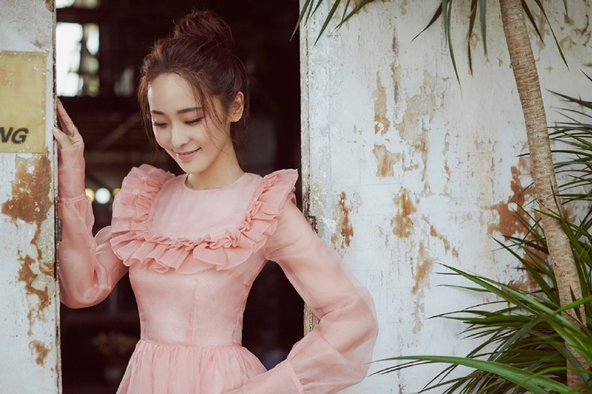 李曼图片   李曼粉色长裙优雅图片图片