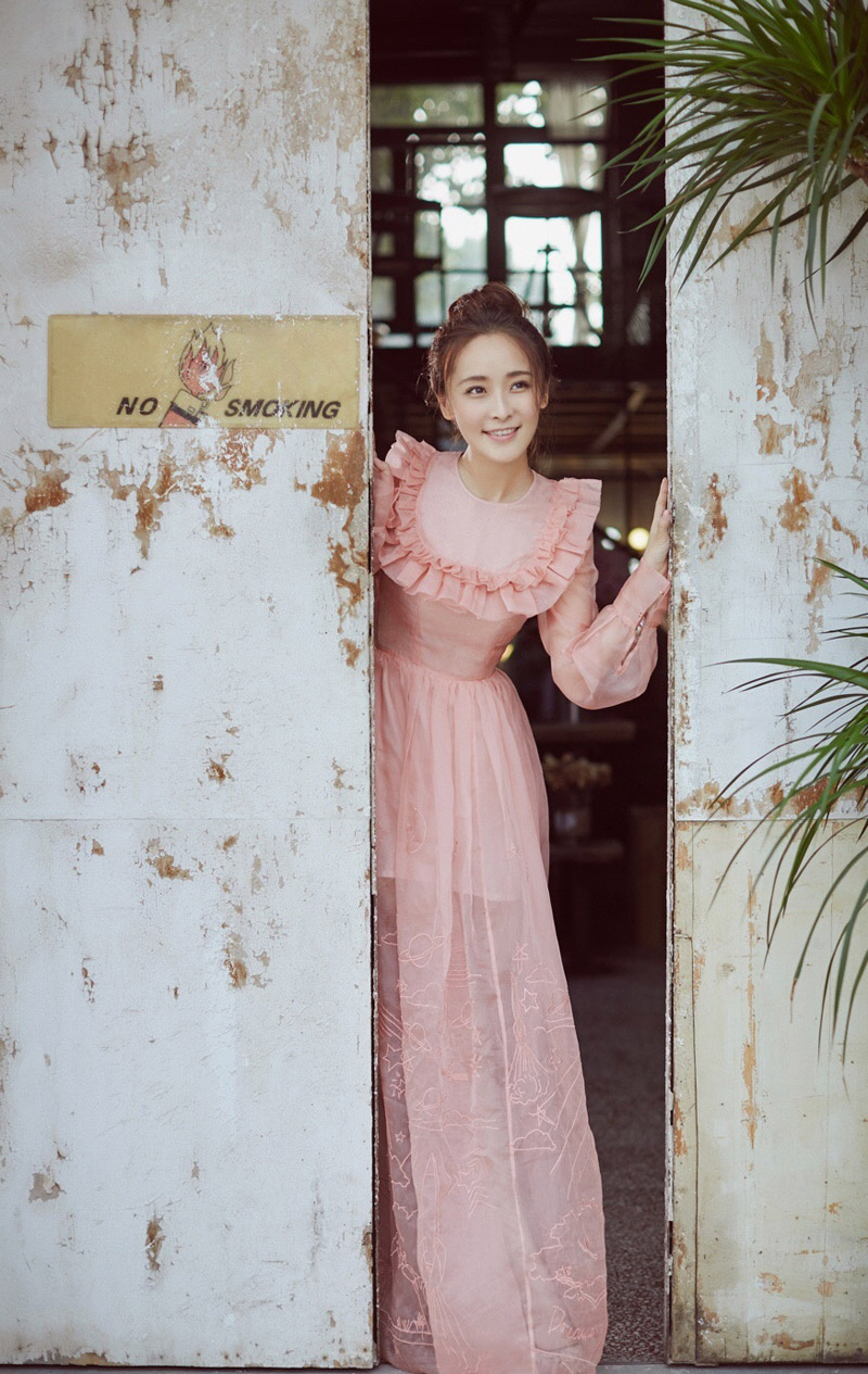李曼可爱俏皮丸子头写真图片图片