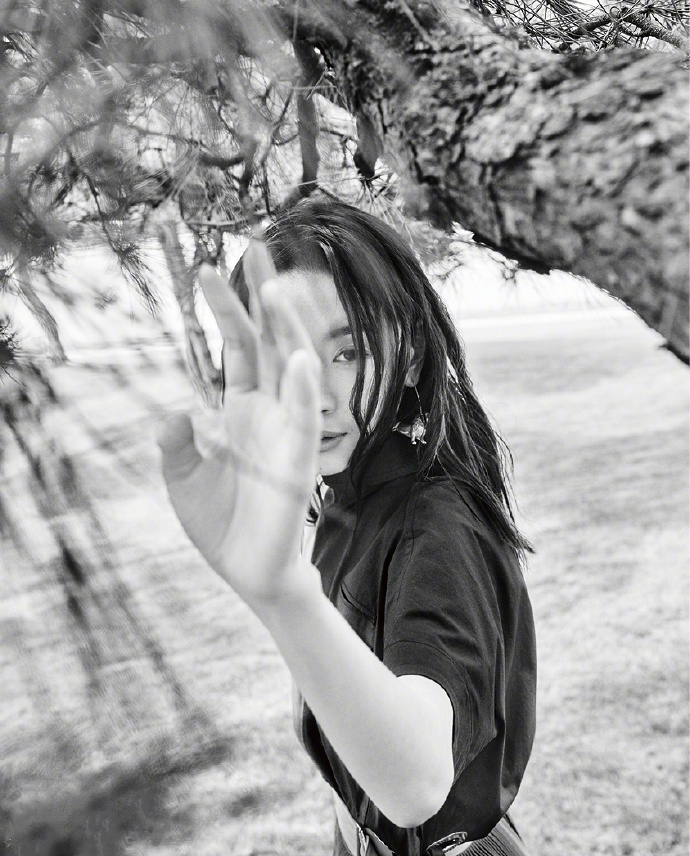 董洁图片  董洁黑白性感写真图片图片