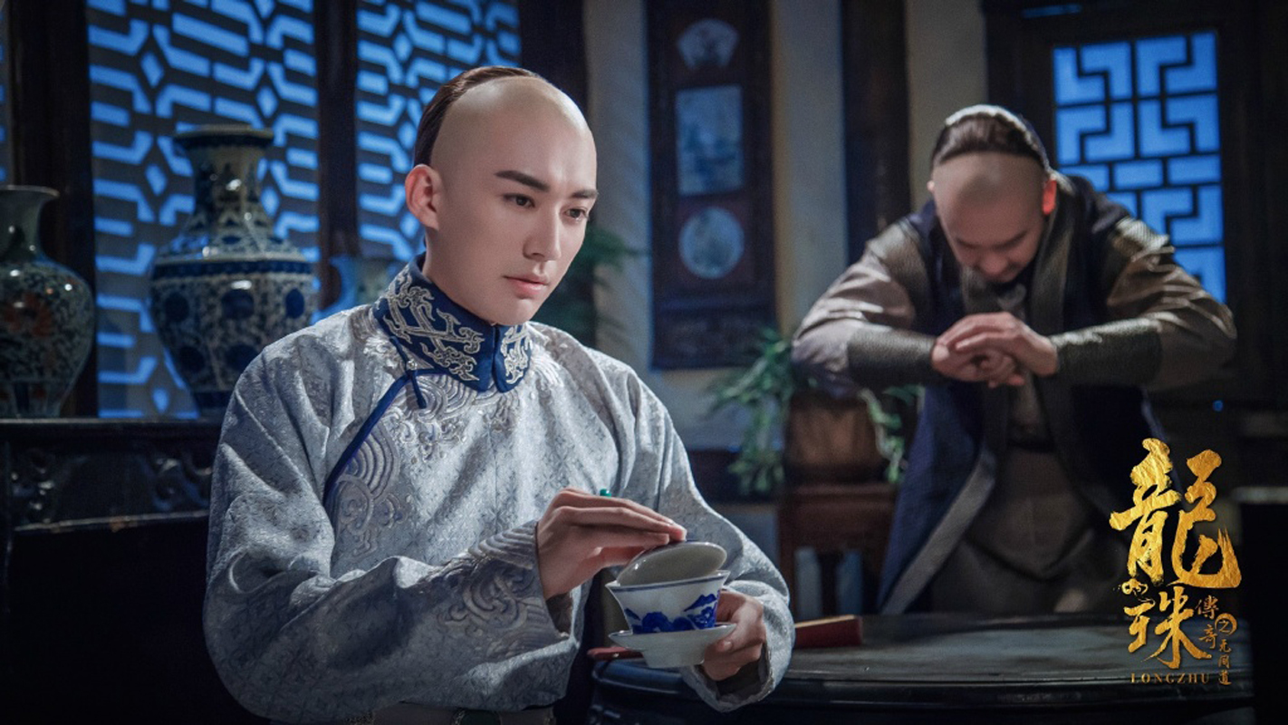 高清山东青岛男演员刘学义文艺街拍图片图片