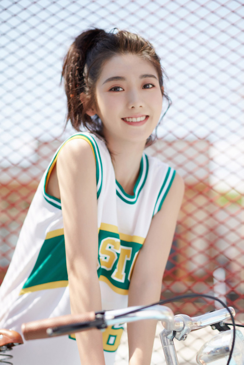高清中国内地北京朝阳女演员邢菲清爽唯美高清桌面壁纸图片 高清中国内地北京朝阳女演员邢菲清爽唯美高清桌面壁纸图片