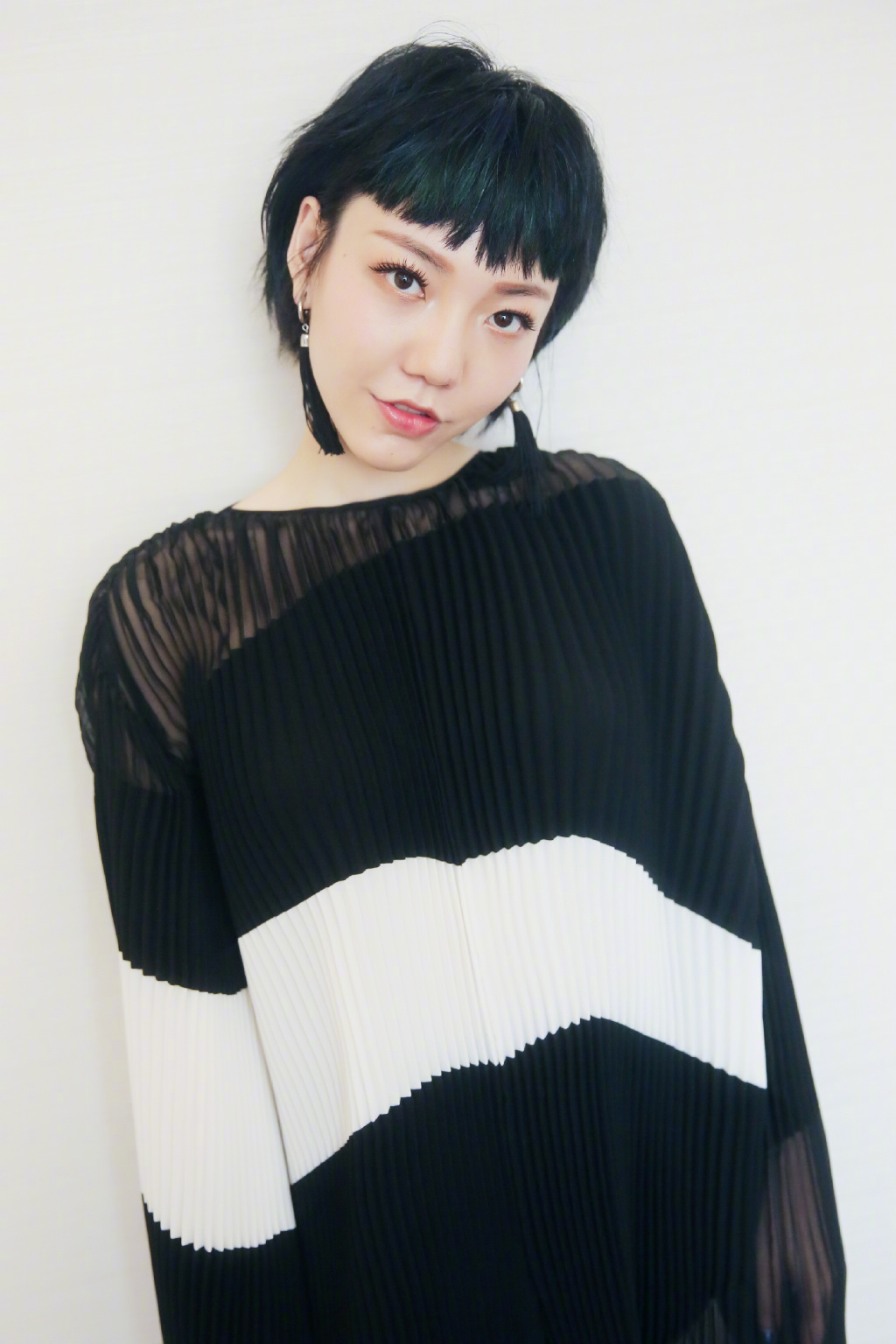 高清大陆黑龙江齐齐哈尔女演员吴莫愁生活照图片图片