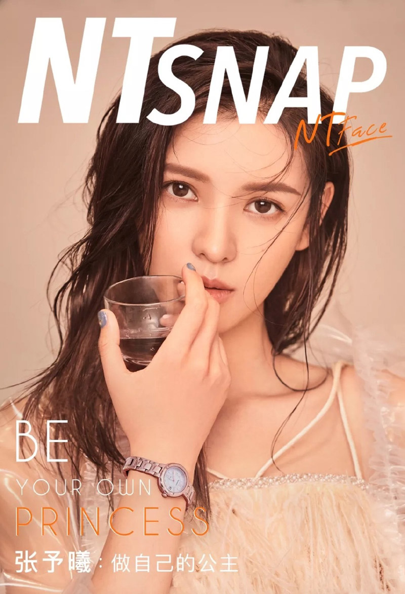 中国内地新晋女演员模特张予曦妩媚浴袍微博美照图片图片
