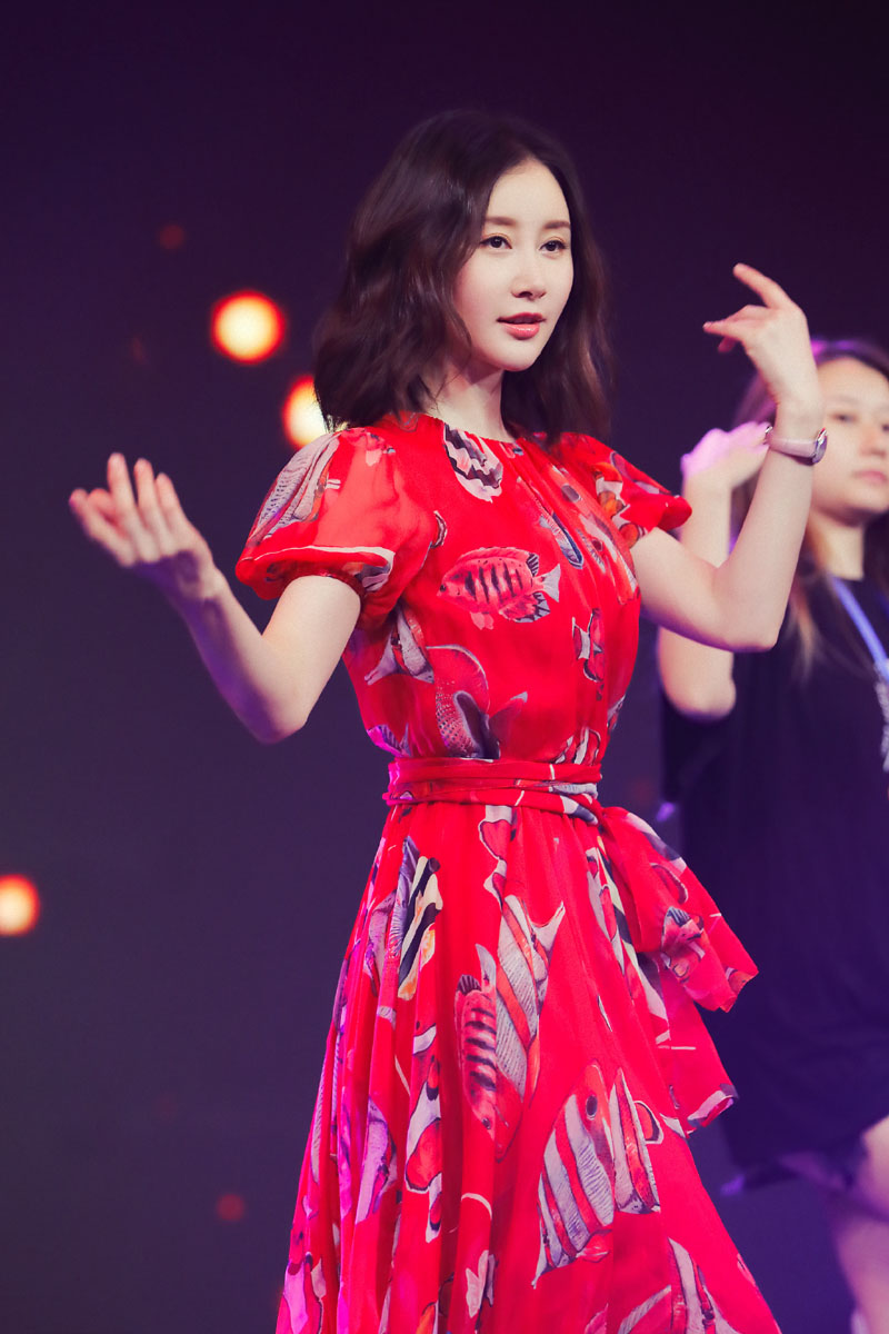 高清吉林美女演员舒畅唯美清新活动照图片图片