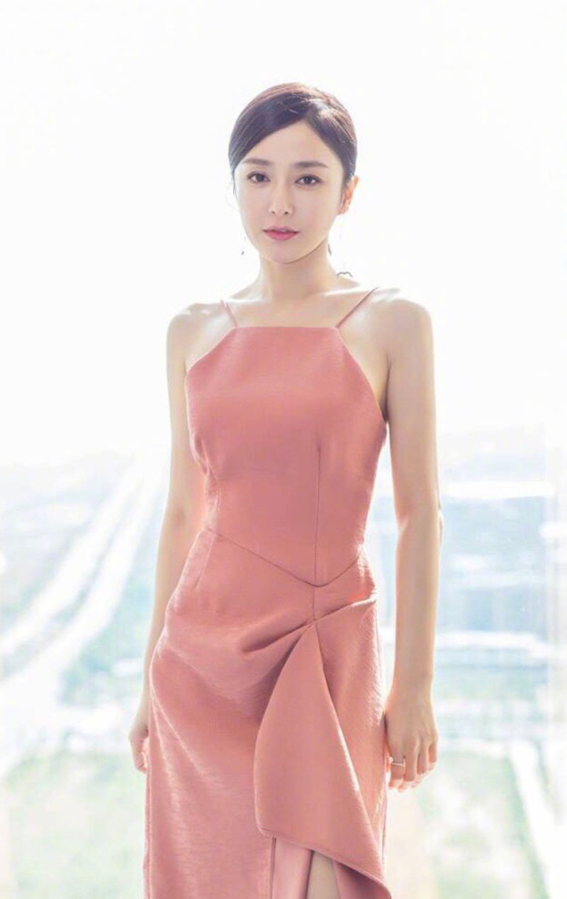 秦岚性感诱人露背裙写真图片图片