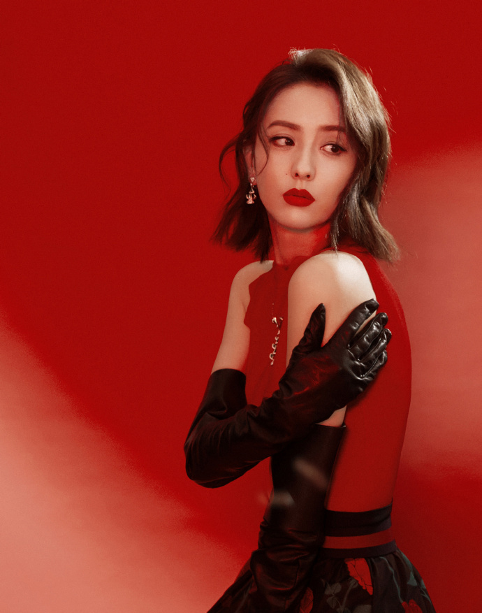 高清中国内地新疆伊犁影视女演员佟丽娅超A性感高清桌面壁纸图片