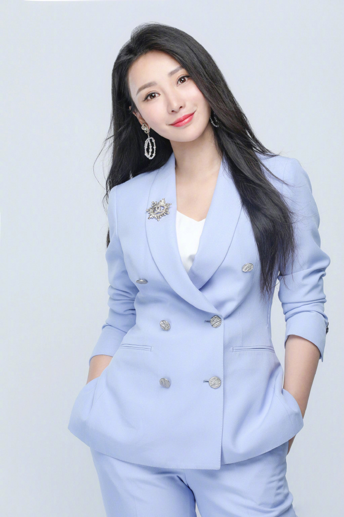 中国内地湖南衡阳女演员柳岩写真电脑桌面壁纸之网络美女图片