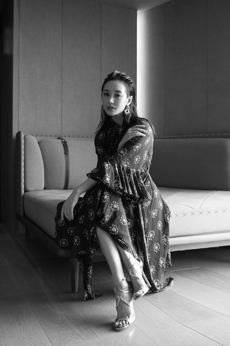 高清中国内地安徽芜湖女演员李纯舞蹈造型性感写真图片图片