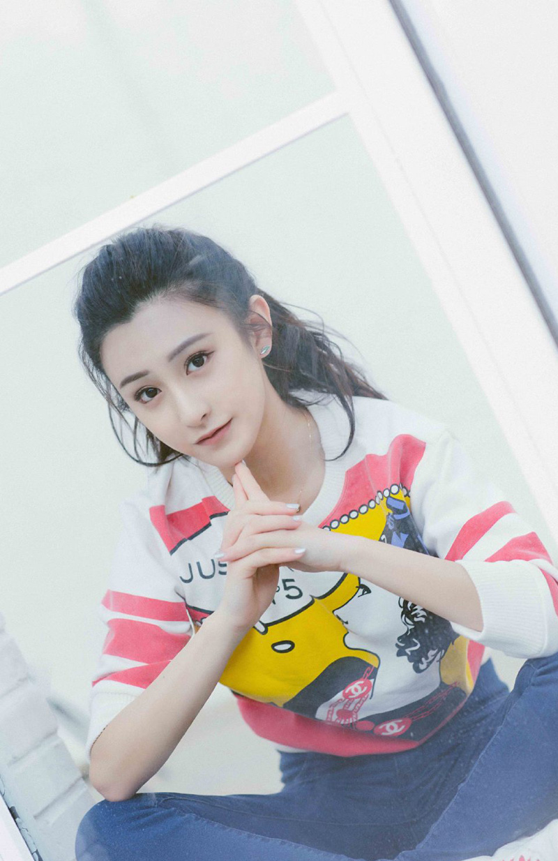 高清上海美女朱圣祎甜美阳光时尚街拍图片图片