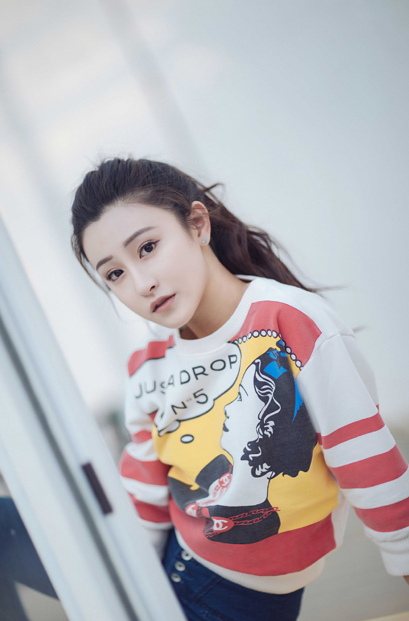 高清上海美女朱圣祎甜美阳光时尚街拍图片图片