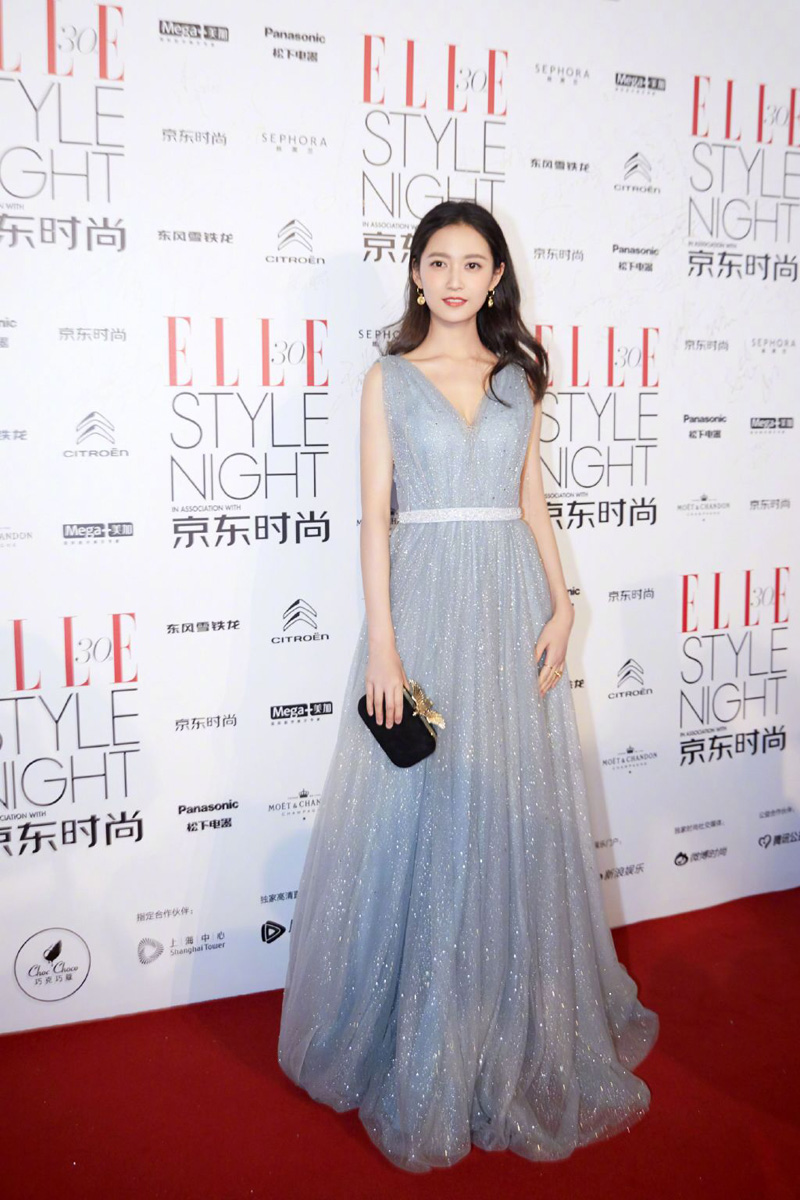 李兰迪白裙清新淡雅活力写真图片图片