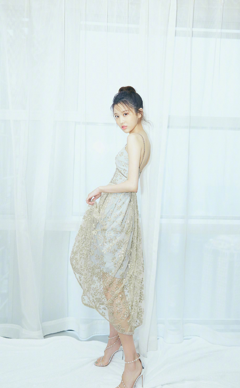 中国内地女演员谋女郎张慧雯如梦如幻唯美写真图片图片