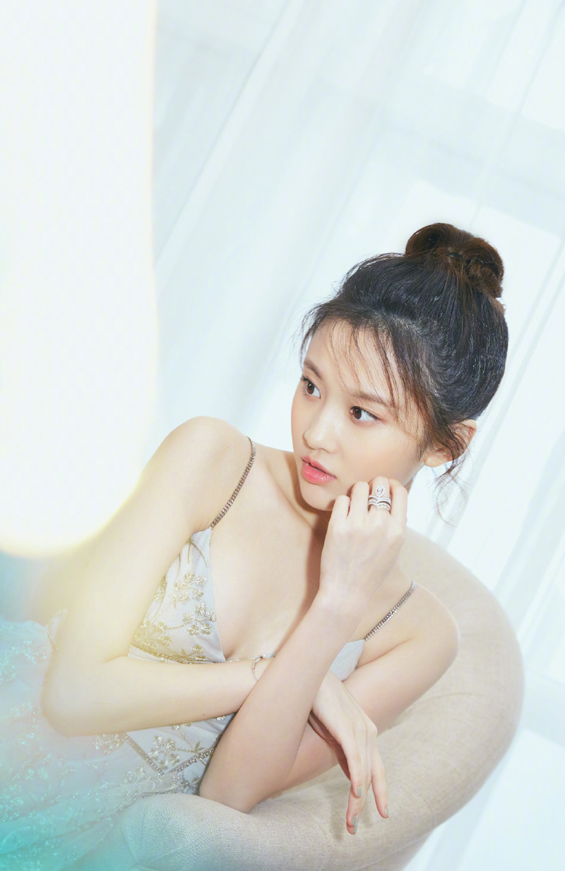 中国内地女演员谋女郎张慧雯如梦如幻唯美写真图片图片