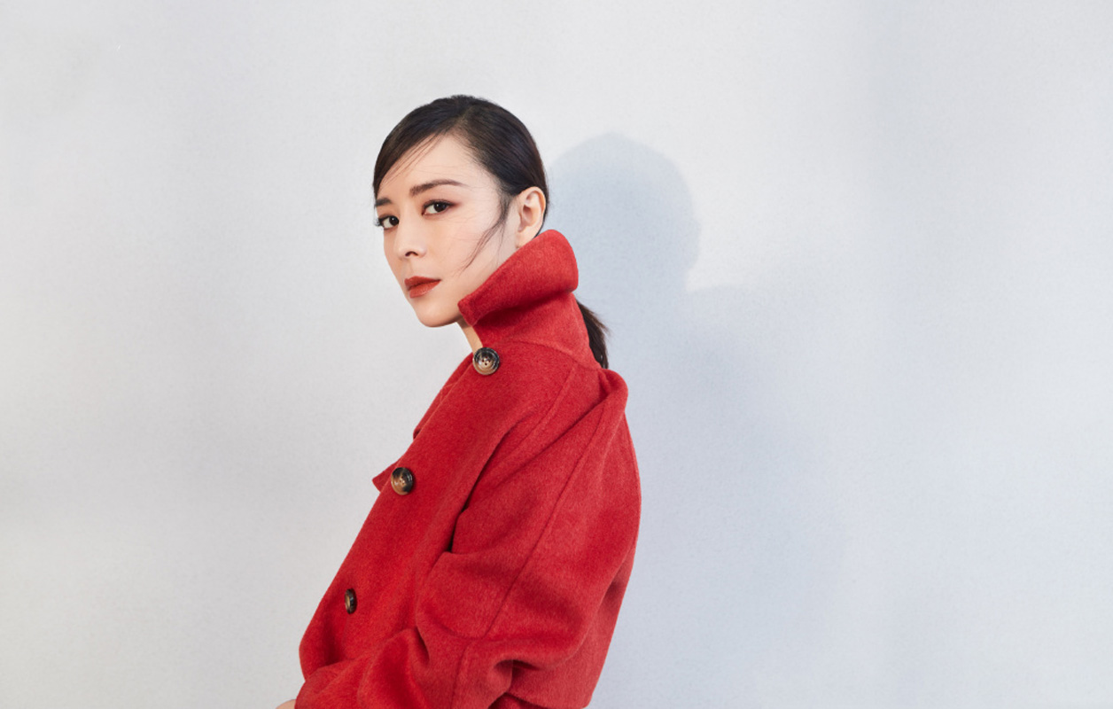 中国内地福建永安女演员张静初红衣造型写真图片：知性优雅图片