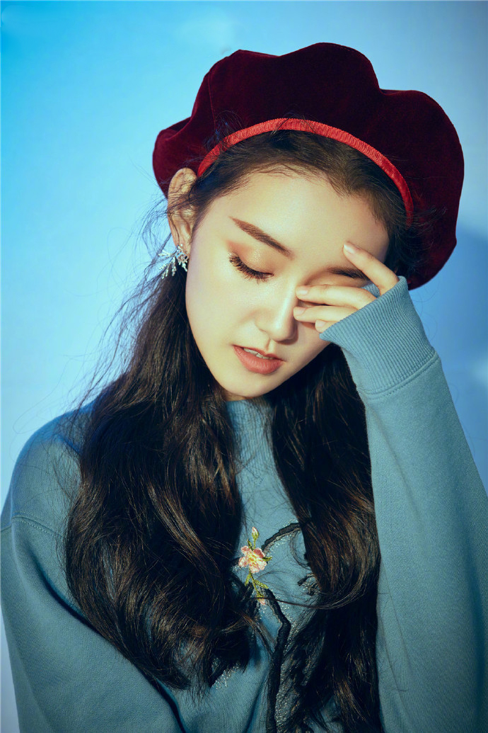 蒋依依图片 蒋依依白裙清纯写真图片图片