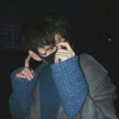 帅哥宋威龙蓝色系清爽写真图片图片
