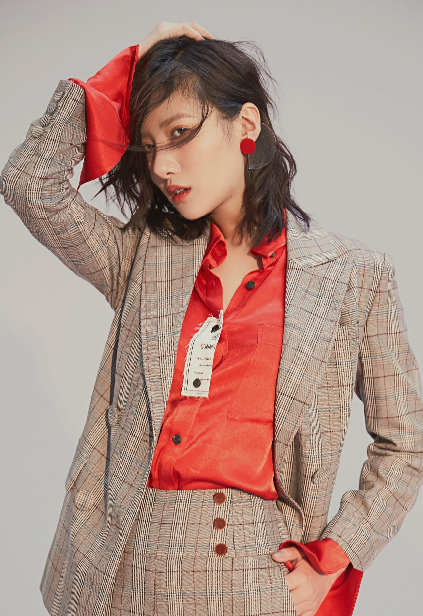 中国内地山东济南女演员吴优魅惑性感时尚杂志写真大片图片