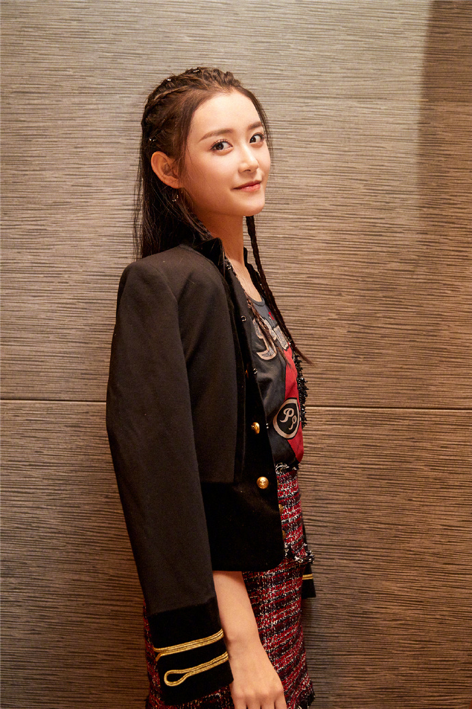 蒋依依图片 蒋依依活力街拍写真图片图片