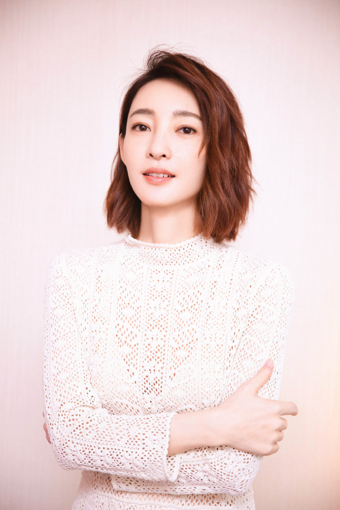 王丽坤现身霍比特人村 素颜女神清新可人图片图片