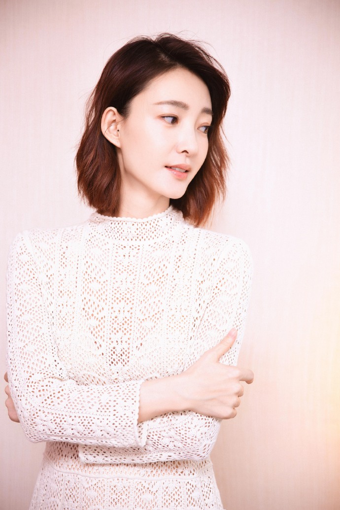 王丽坤优雅灵动粉色长裙写真图片图片