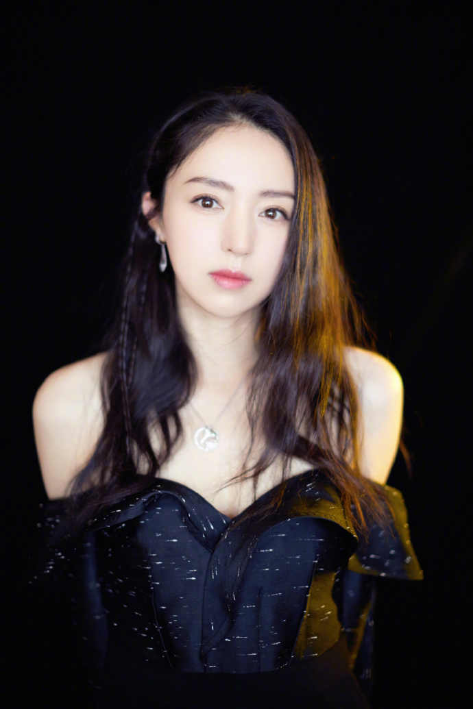 高清中国内地黑龙江省牡丹江影视女演员董璇气质靓丽美女写真图片