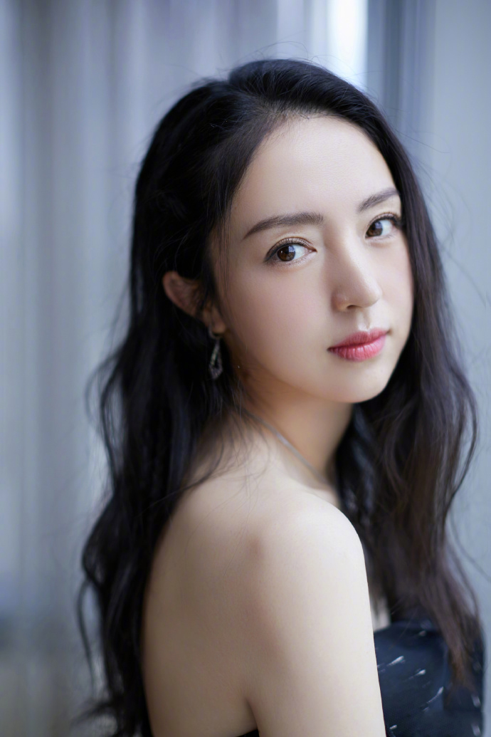 高清中国内地黑龙江省牡丹江影视女演员董璇气质靓丽美女写真图片