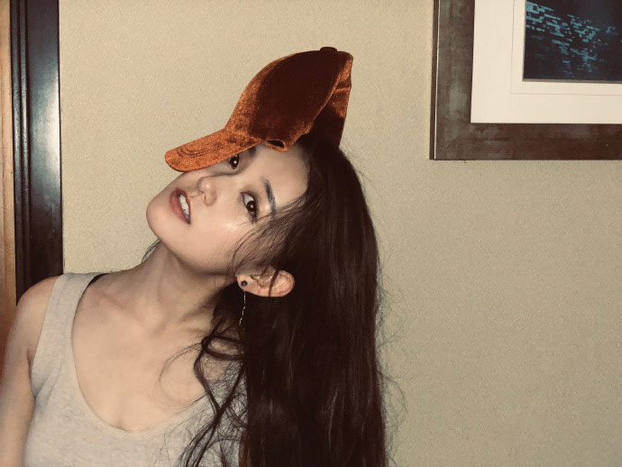 蒋依依仙气白裙清纯高清桌面壁纸图片