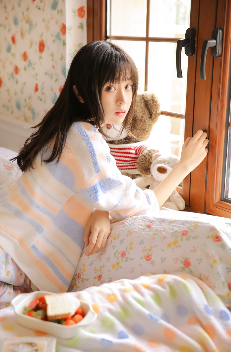 中国内地湖南长沙女演员李梦复古性感活动照图片图片