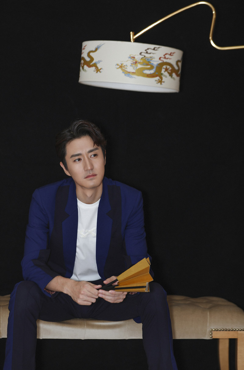 大陆北京人艺男演员杨玏儒雅帅气西装写真图片图片