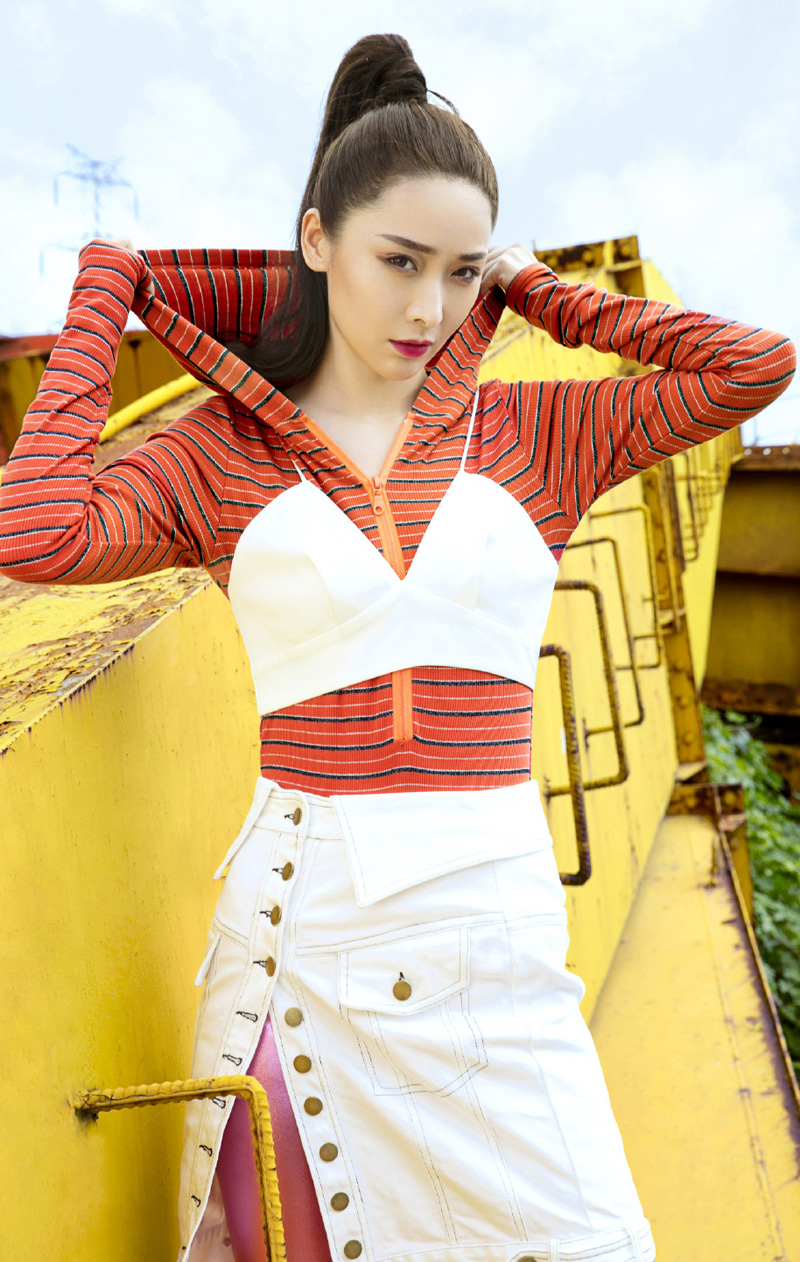 李曼可爱俏皮丸子头写真图片图片