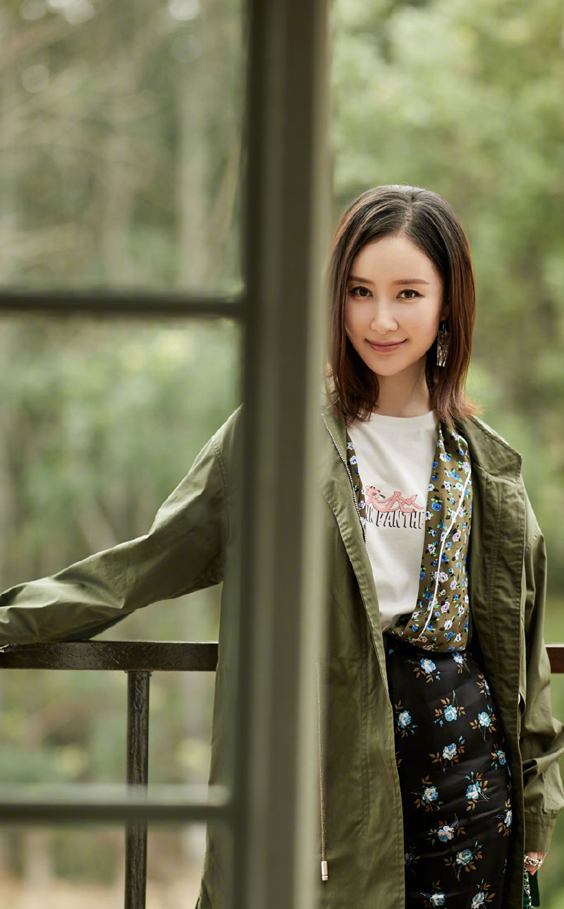 高清吉林美女演员舒畅春日街拍图片图片 高清吉林美女演员舒畅春日街拍图片图片