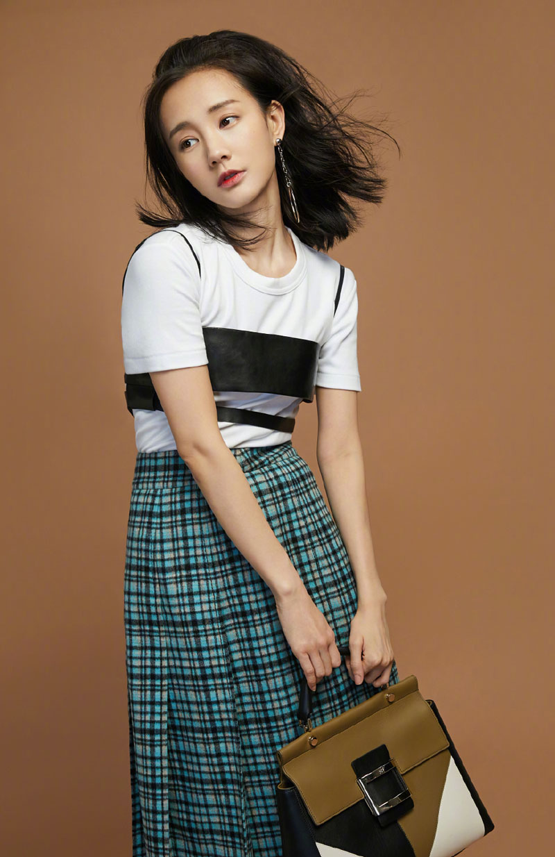 高清中国内地山东济南女演员李一桐Q清纯小公主白裙明星美女写真图片图片