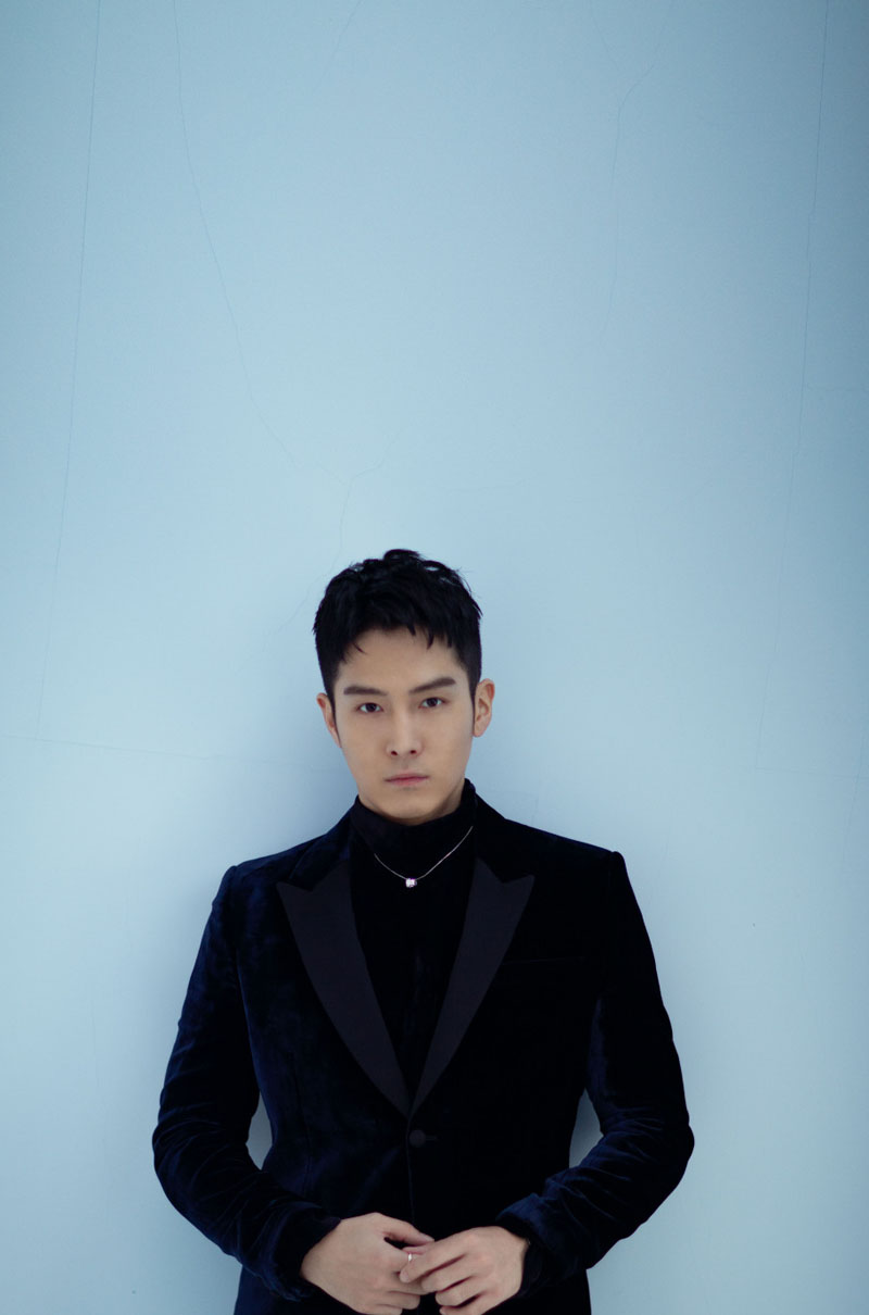 高清浙江省杭州男明显盛一伦儒雅帅气活动写真图片图片