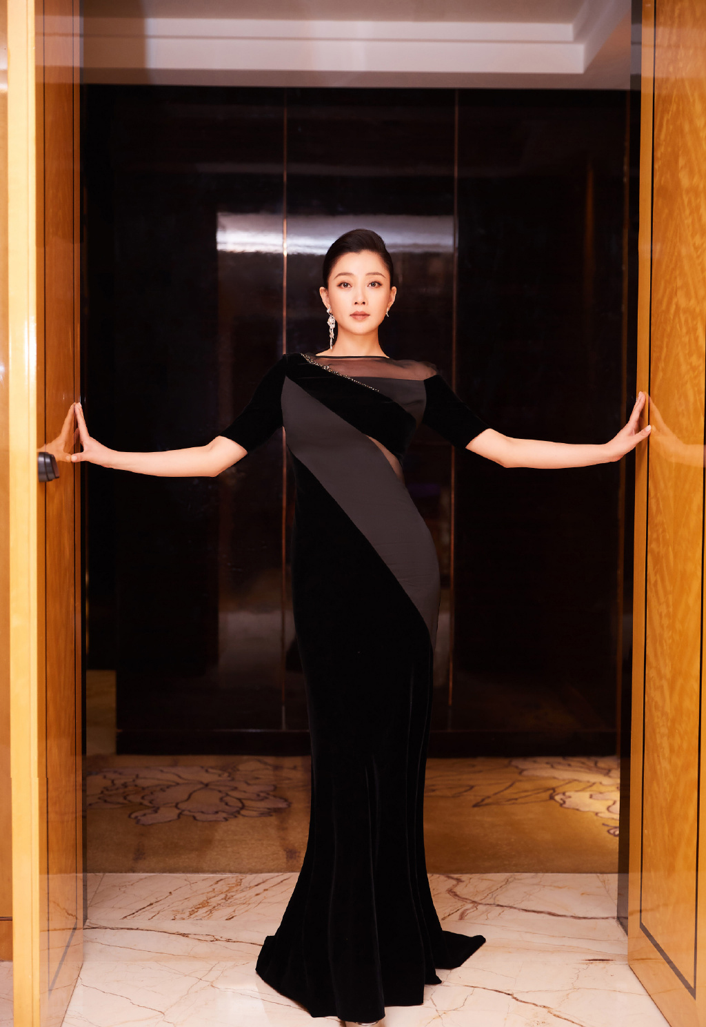 中国内地中国重庆女演员殷桃性感图片图片