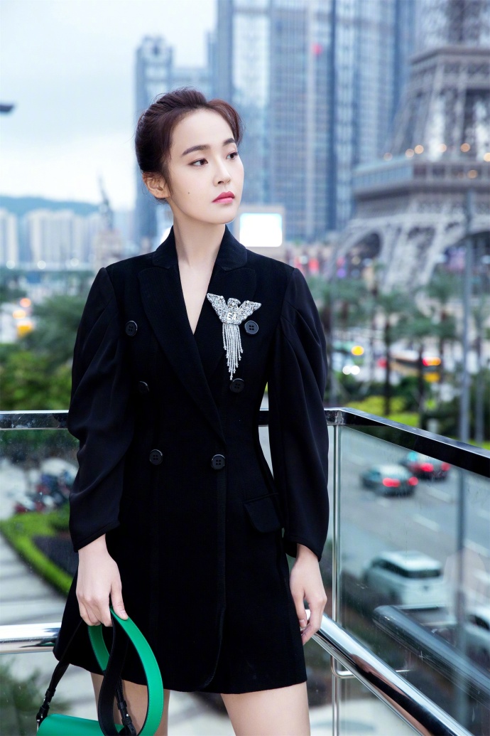 高清吉林省辽源女明星张佳宁百变时尚高清桌面壁纸图片 高清吉林省辽源女明星张佳宁百变时尚高清桌面壁纸图片