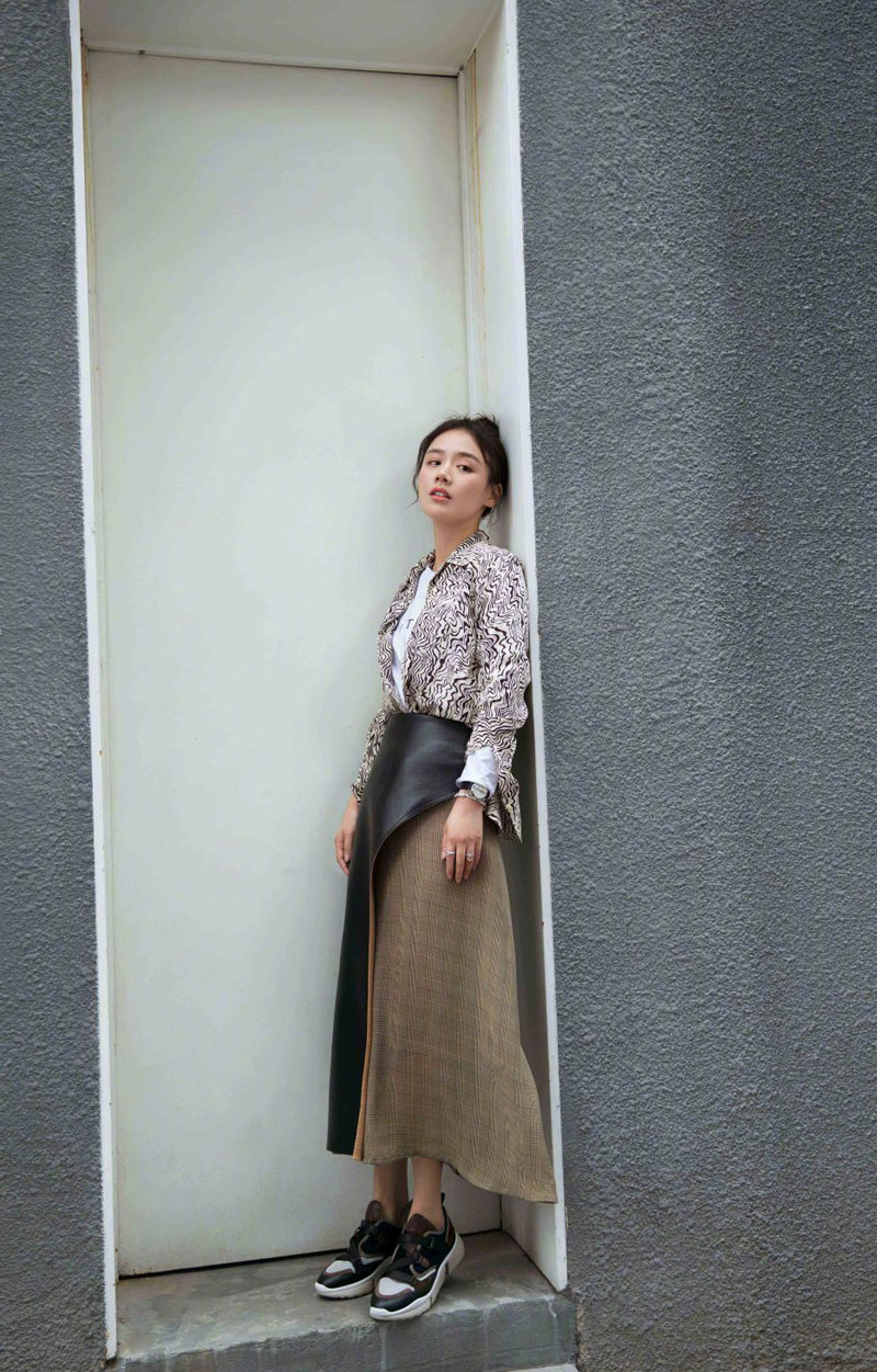 大陆内地安徽省蚌埠女演员马思纯微博之夜优雅干练写真图片图片