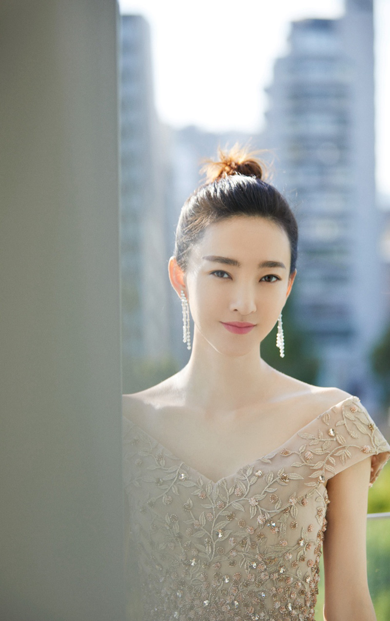 王丽坤优雅灵动粉色长裙写真图片图片