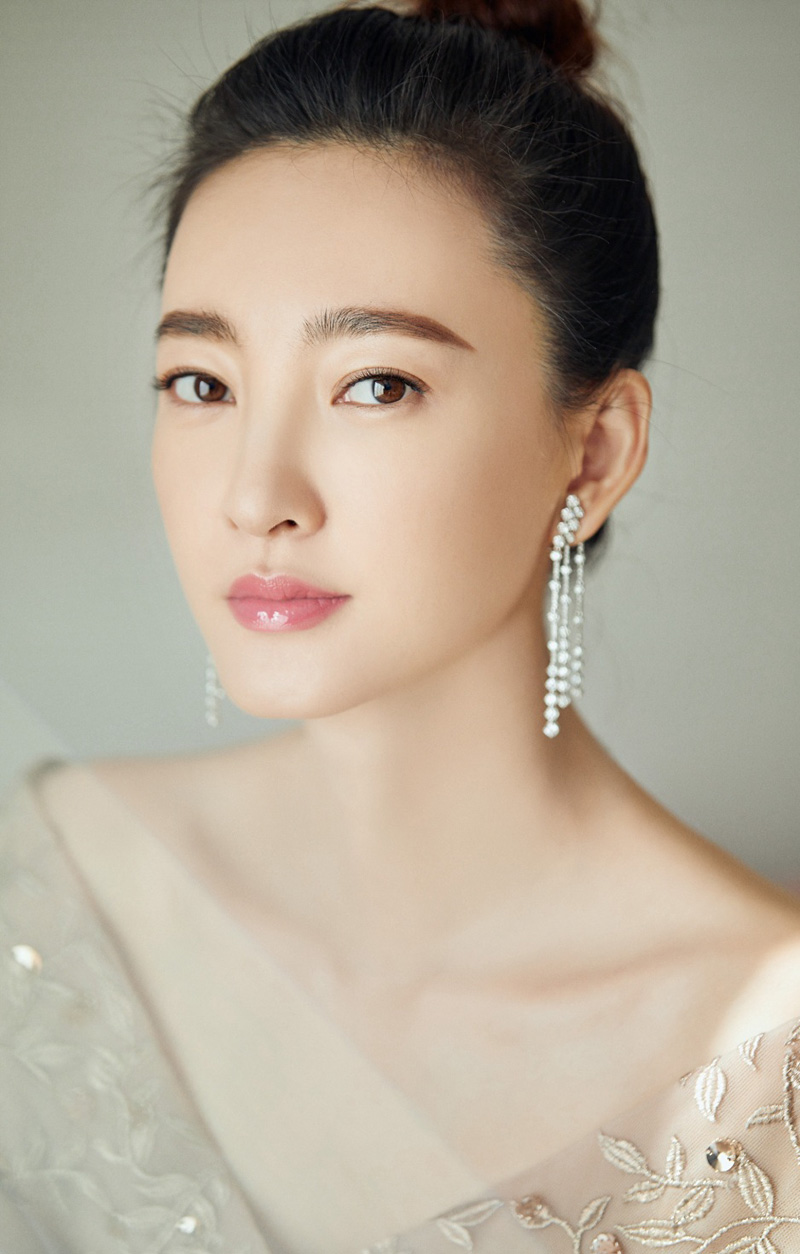 王丽坤优雅恬静时尚杂志写真图片图片