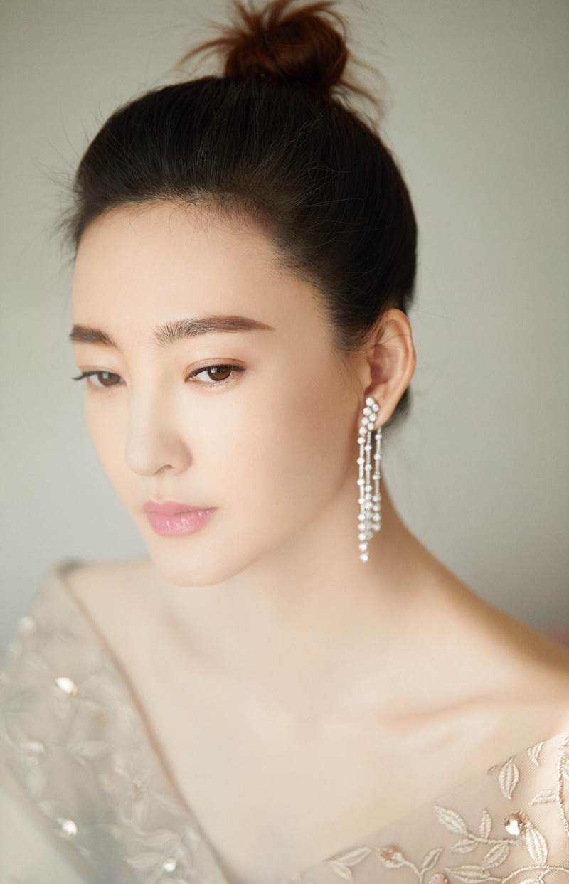 王丽坤优雅恬静时尚杂志写真图片图片