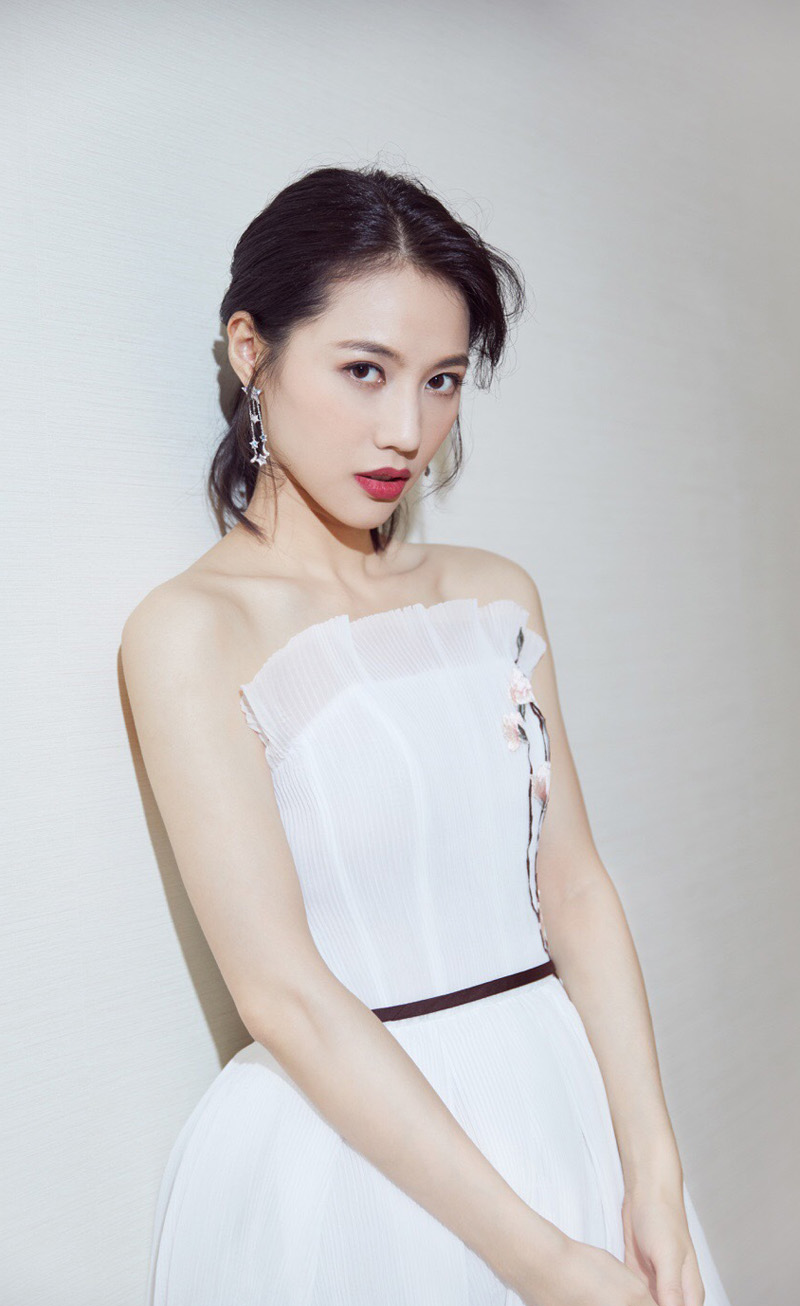中国内地浙江临安女演员董琦淡雅脱俗图片图片