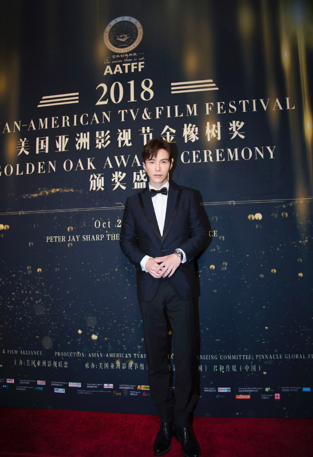 高清新加坡男演员王冠逸寸头造型帅气写真图片图片
