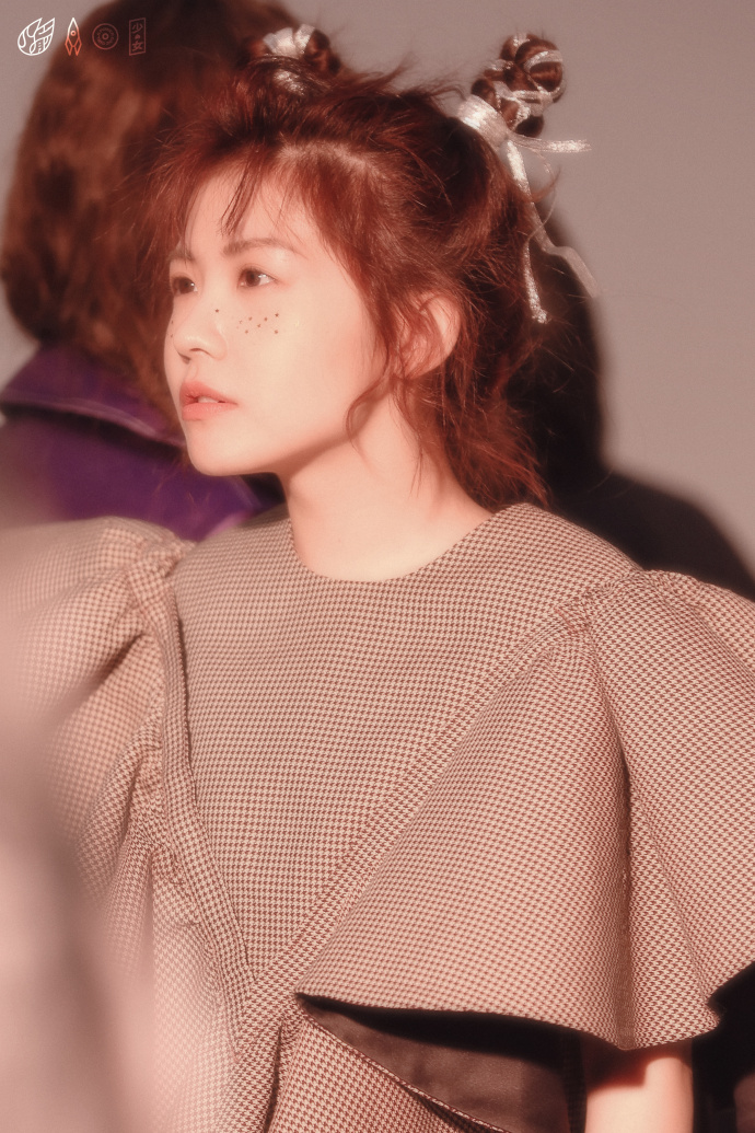 高清广东深圳女星火箭少女101赖美云写真花絮图片图片