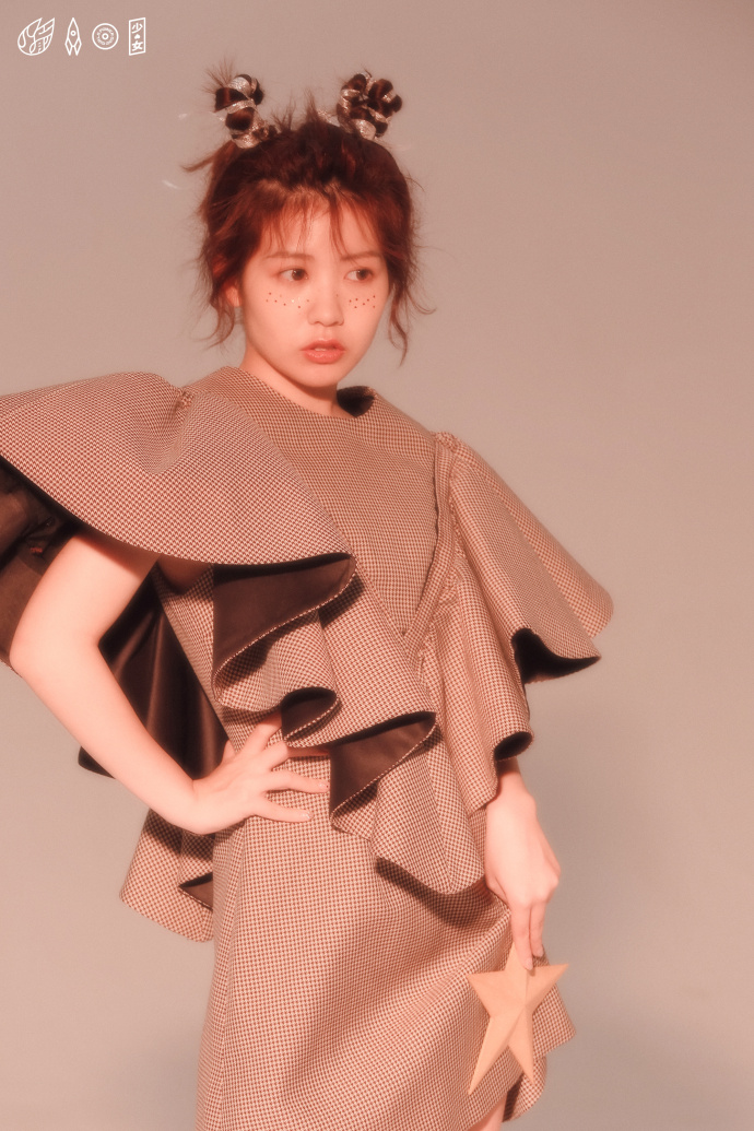 高清广东深圳女星火箭少女101赖美云写真花絮图片图片