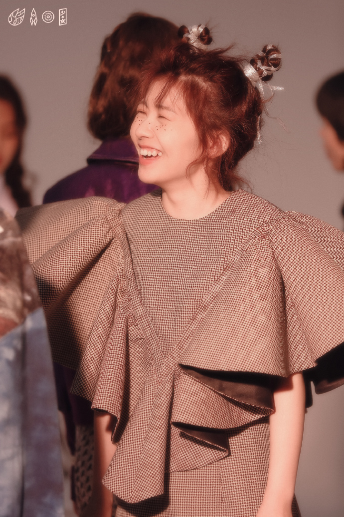 高清广东深圳女星火箭少女101赖美云写真花絮图片图片