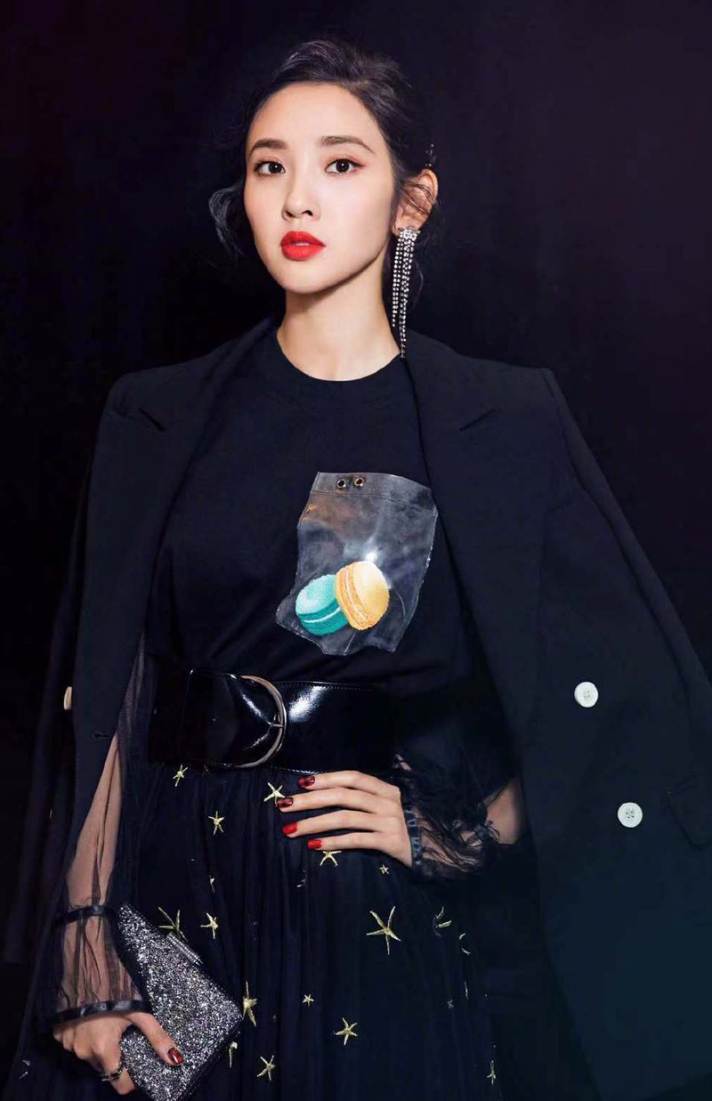 高清中国内地四川女演员唐艺昕上海电影节优雅写真图片图片 高清中国内地四川女演员唐艺昕上海电影节优雅写真图片图片