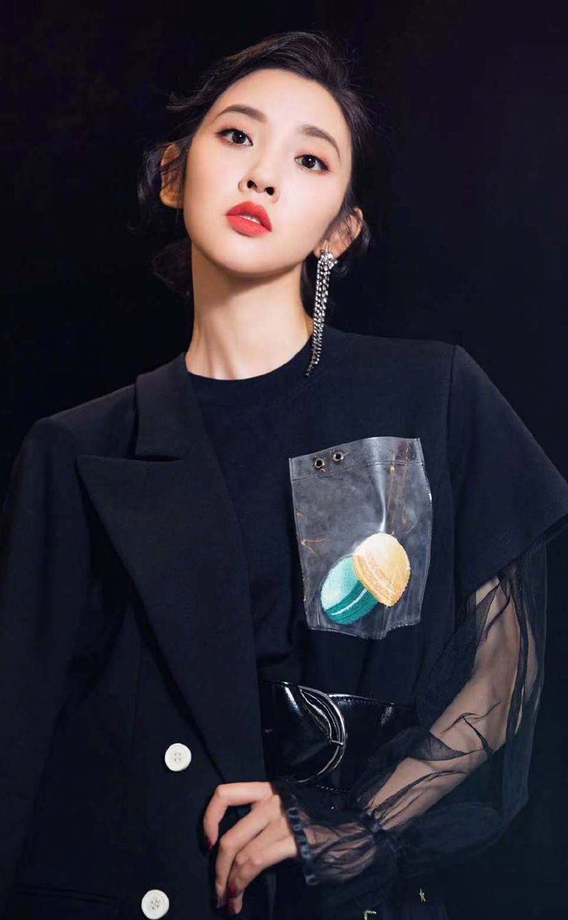 高清中国内地四川女演员唐艺昕上海电影节优雅写真图片图片 高清中国内地四川女演员唐艺昕上海电影节优雅写真图片图片